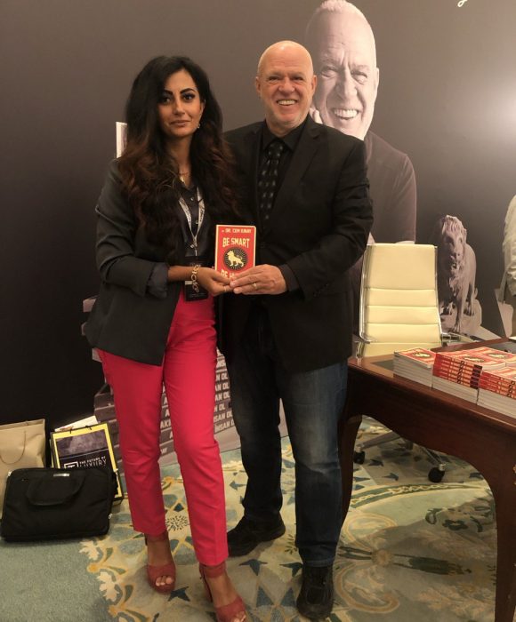 ФArmine Serobian travel expert